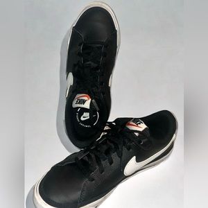 Nike Court Legacy Leather